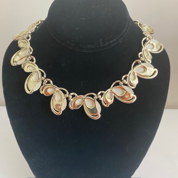 Vintage MARBOUX Signed Cream Leaf Design Silver Tone Choker Necklace - Picture 4 of 6